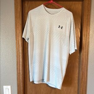 Under Armour Men's Gray T-Shirt